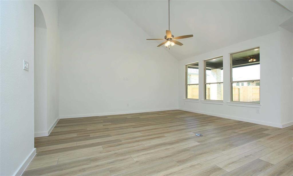 306 2 Highland Bayou Drive, Conroe, Texas 77304, 3 Bedrooms Bedrooms, 7 Rooms Rooms,2 BathroomsBathrooms,Single-family,For Sale,Highland Bayou,71151926