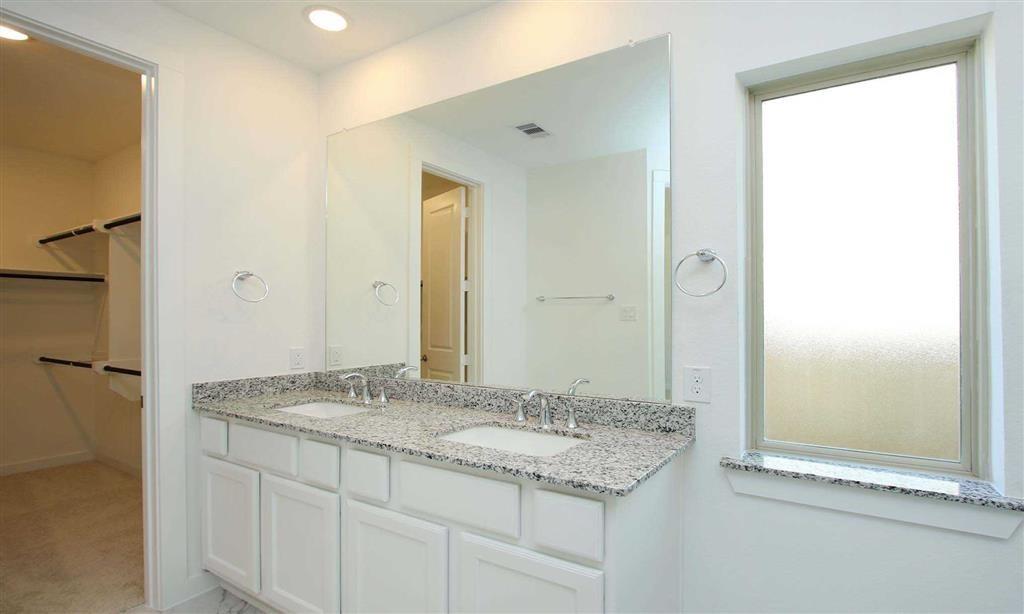 306 2 Highland Bayou Drive, Conroe, Texas 77304, 3 Bedrooms Bedrooms, 7 Rooms Rooms,2 BathroomsBathrooms,Single-family,For Sale,Highland Bayou,71151926