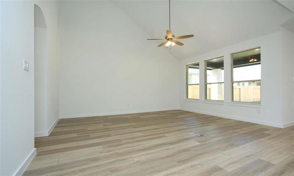 306 2 Highland Bayou Drive, Conroe, Texas 77304, 3 Bedrooms Bedrooms, 7 Rooms Rooms,2 BathroomsBathrooms,Single-family,For Sale,Highland Bayou,71151926