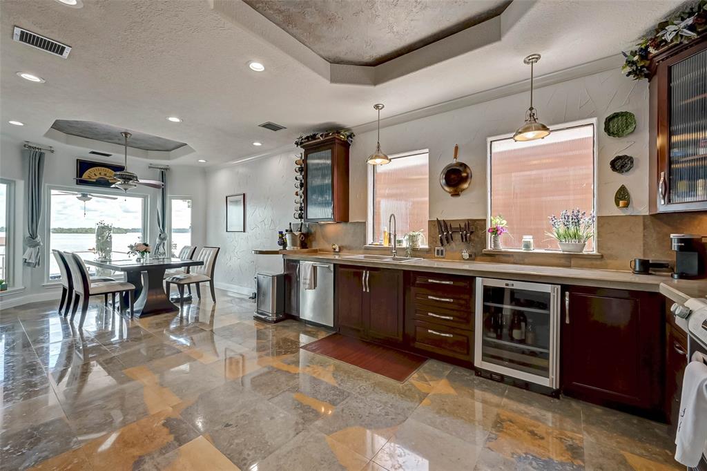 20218 2 Atascocita Lake Drive, Houston, Texas 77346, 2 Bedrooms Bedrooms, 10 Rooms Rooms,2 BathroomsBathrooms,Single-family,For Sale,Atascocita Lake,89922010