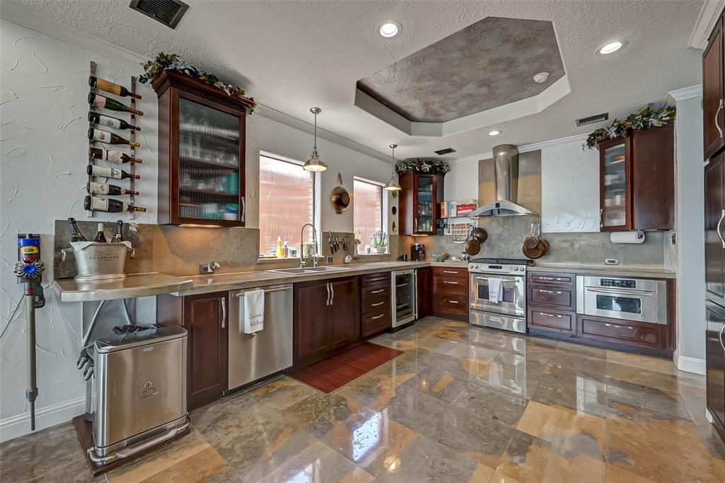 20218 2 Atascocita Lake Drive, Houston, Texas 77346, 2 Bedrooms Bedrooms, 10 Rooms Rooms,2 BathroomsBathrooms,Single-family,For Sale,Atascocita Lake,89922010