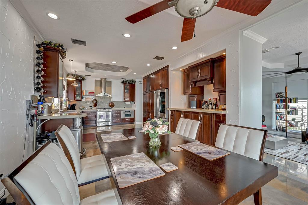 20218 2 Atascocita Lake Drive, Houston, Texas 77346, 2 Bedrooms Bedrooms, 10 Rooms Rooms,2 BathroomsBathrooms,Single-family,For Sale,Atascocita Lake,89922010