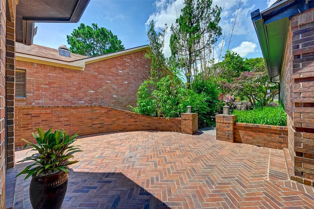 20218 2 Atascocita Lake Drive, Houston, Texas 77346, 2 Bedrooms Bedrooms, 10 Rooms Rooms,2 BathroomsBathrooms,Single-family,For Sale,Atascocita Lake,89922010