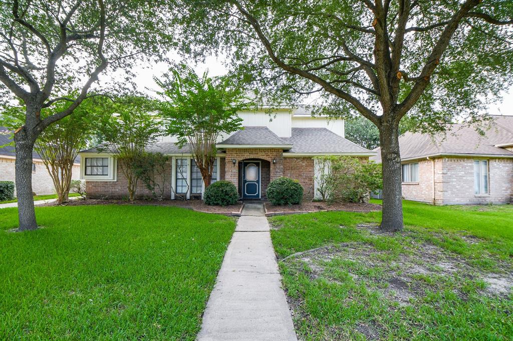 15506 2 Cabildo Drive, Houston, Texas 77083, 4 Bedrooms Bedrooms, 7 Rooms Rooms,2 BathroomsBathrooms,Single-family,For Sale,Cabildo,32115157