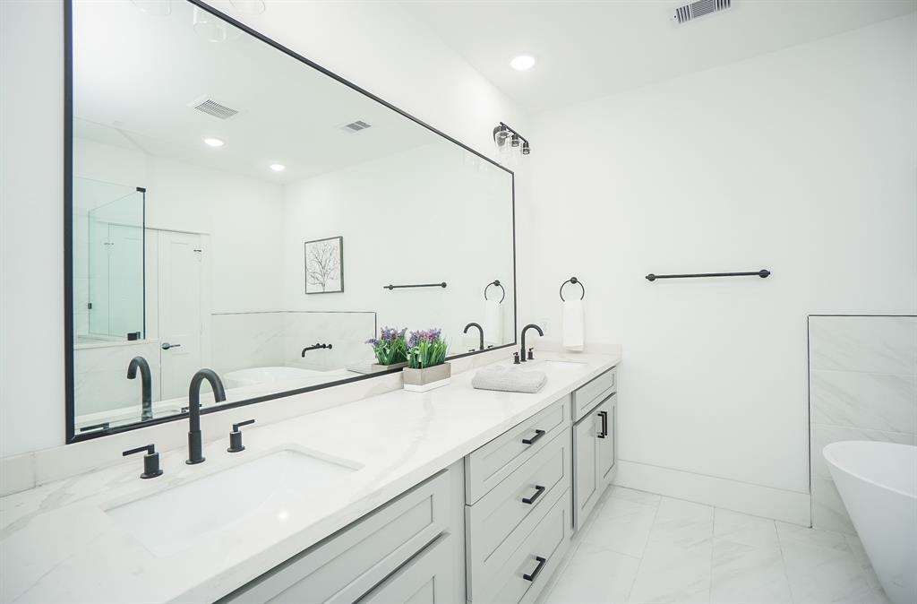 1845 3 Flowing Springs Trail, Spring Branch, Texas 77080, 3 Bedrooms Bedrooms, 7 Rooms Rooms,3 BathroomsBathrooms,Single-family,For Sale,Flowing Springs Trail,73431263