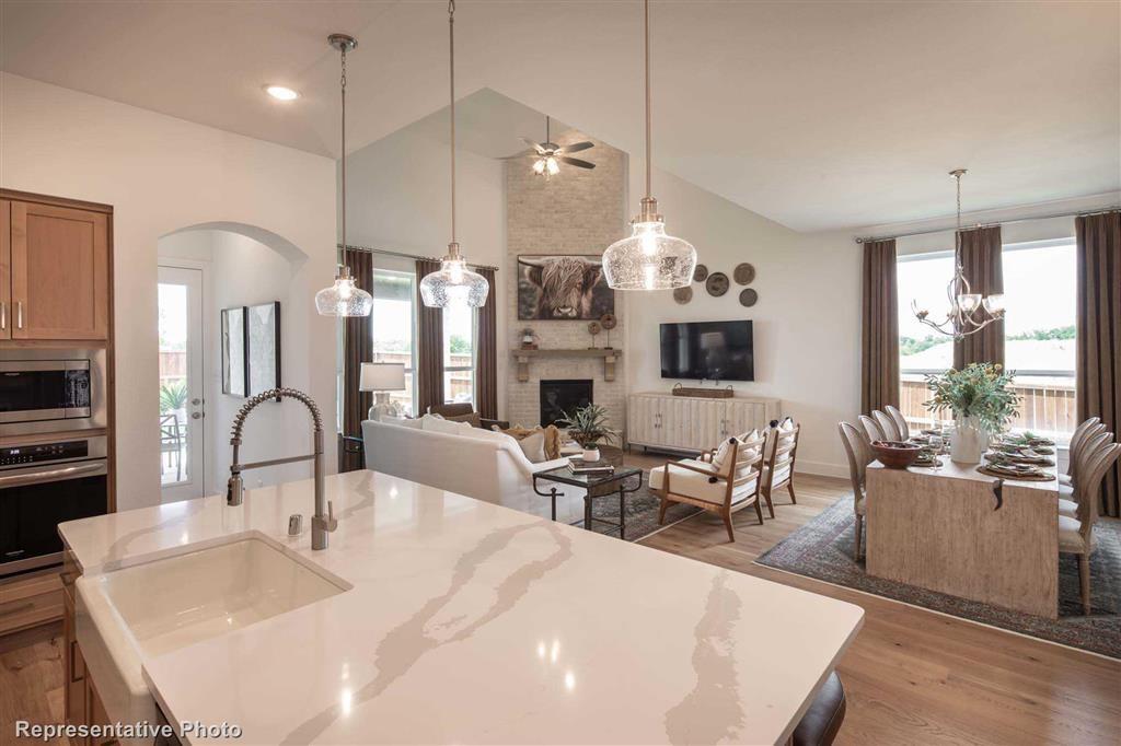 526 2 Bedias Creek Drive, Conroe, Texas 77304, 4 Bedrooms Bedrooms, 8 Rooms Rooms,4 BathroomsBathrooms,Single-family,For Sale,Bedias Creek,74371051