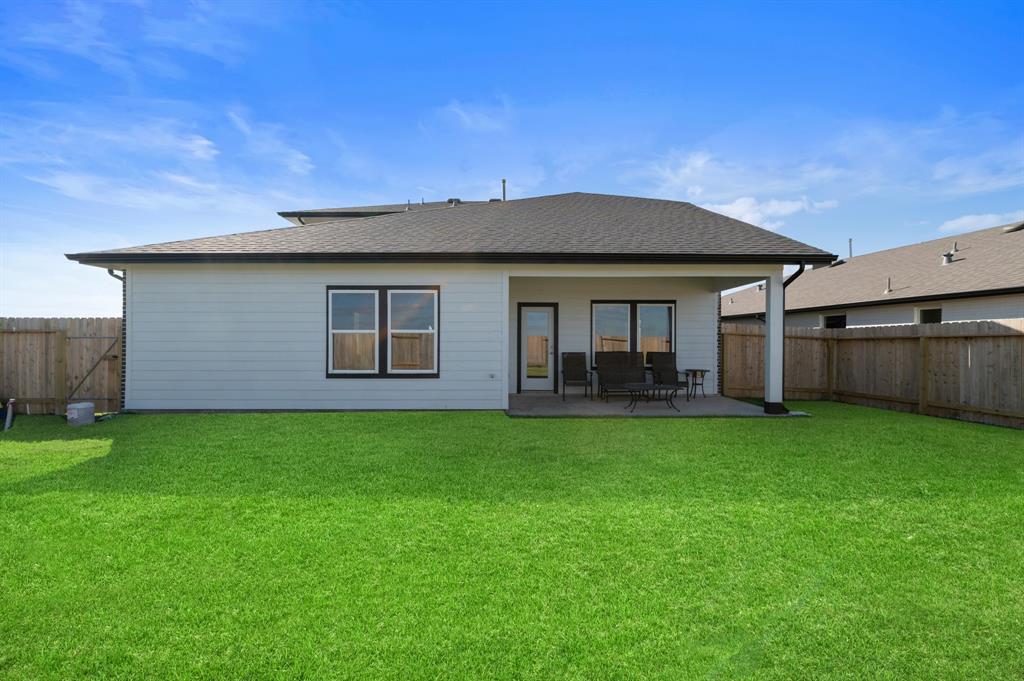 8211 2 Buck Lane, Rosharon, Texas 77583, 4 Bedrooms Bedrooms, 11 Rooms Rooms,2 BathroomsBathrooms,Single-family,For Sale,Buck,75310965
