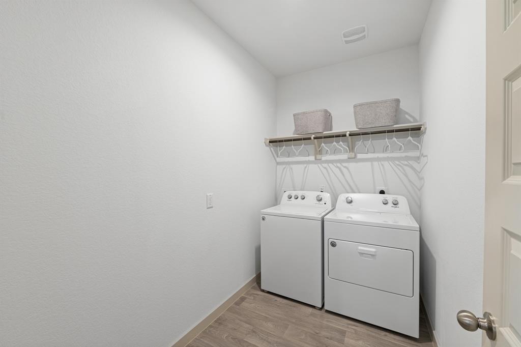 8211 2 Buck Lane, Rosharon, Texas 77583, 4 Bedrooms Bedrooms, 11 Rooms Rooms,2 BathroomsBathrooms,Single-family,For Sale,Buck,75310965