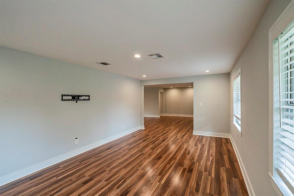 5706 1 Viking Drive, Houston, Texas 77092, 3 Bedrooms Bedrooms, 3 Rooms Rooms,2 BathroomsBathrooms,Single-family,For Sale,Viking,80533239