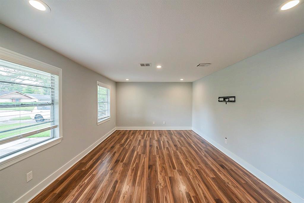 5706 1 Viking Drive, Houston, Texas 77092, 3 Bedrooms Bedrooms, 3 Rooms Rooms,2 BathroomsBathrooms,Single-family,For Sale,Viking,80533239