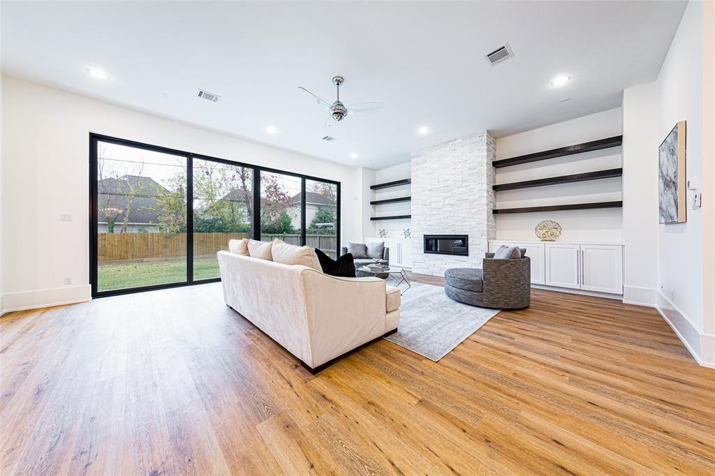 6518 2 Rolla Street, Houston, Texas 77055, 4 Bedrooms Bedrooms, 7 Rooms Rooms,5 BathroomsBathrooms,Single-family,For Sale,Rolla,71453049