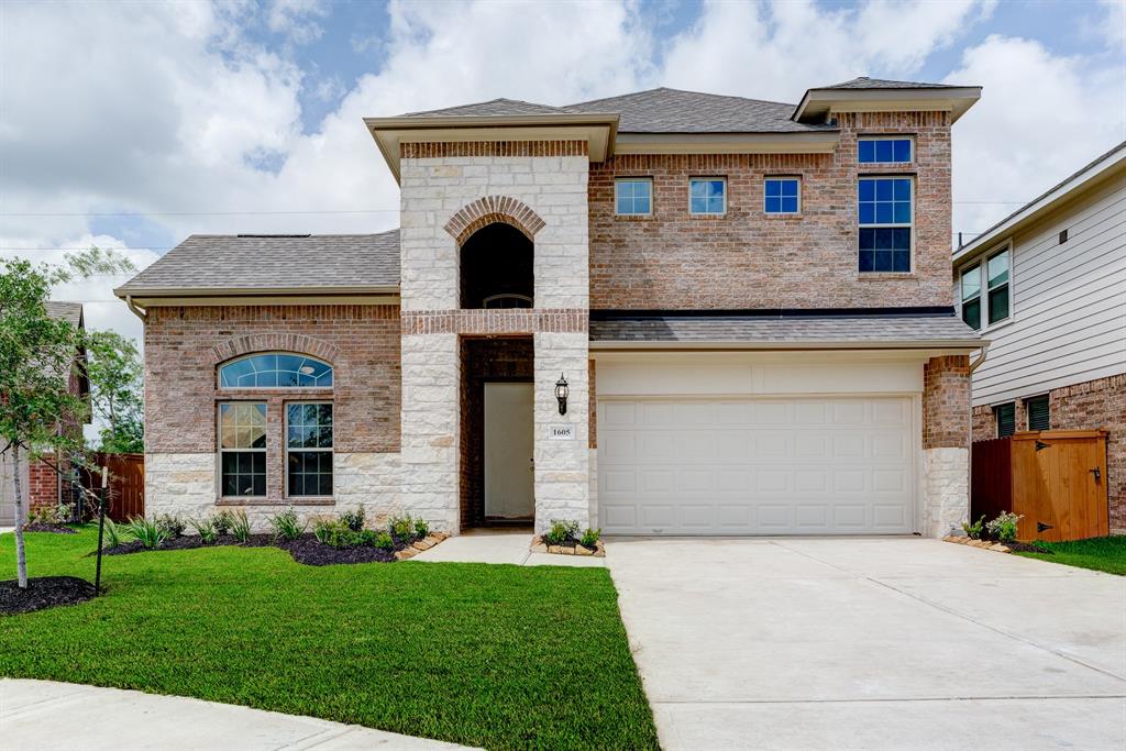 1605 2 Diamond Mountain Drive, Iowa Colony, Texas 77583, 4 Bedrooms Bedrooms, 12 Rooms Rooms,3 BathroomsBathrooms,Single-family,For Sale,Diamond Mountain,63650094