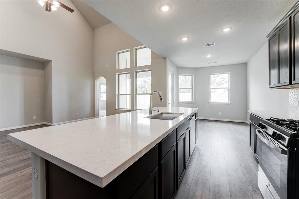1605 2 Diamond Mountain Drive, Iowa Colony, Texas 77583, 4 Bedrooms Bedrooms, 12 Rooms Rooms,3 BathroomsBathrooms,Single-family,For Sale,Diamond Mountain,63650094