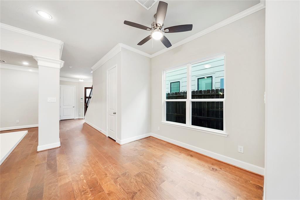 4413 2 Schuler Street, Houston, Texas 77007, 3 Bedrooms Bedrooms, 9 Rooms Rooms,2 BathroomsBathrooms,Single-family,For Sale,Schuler,52234268