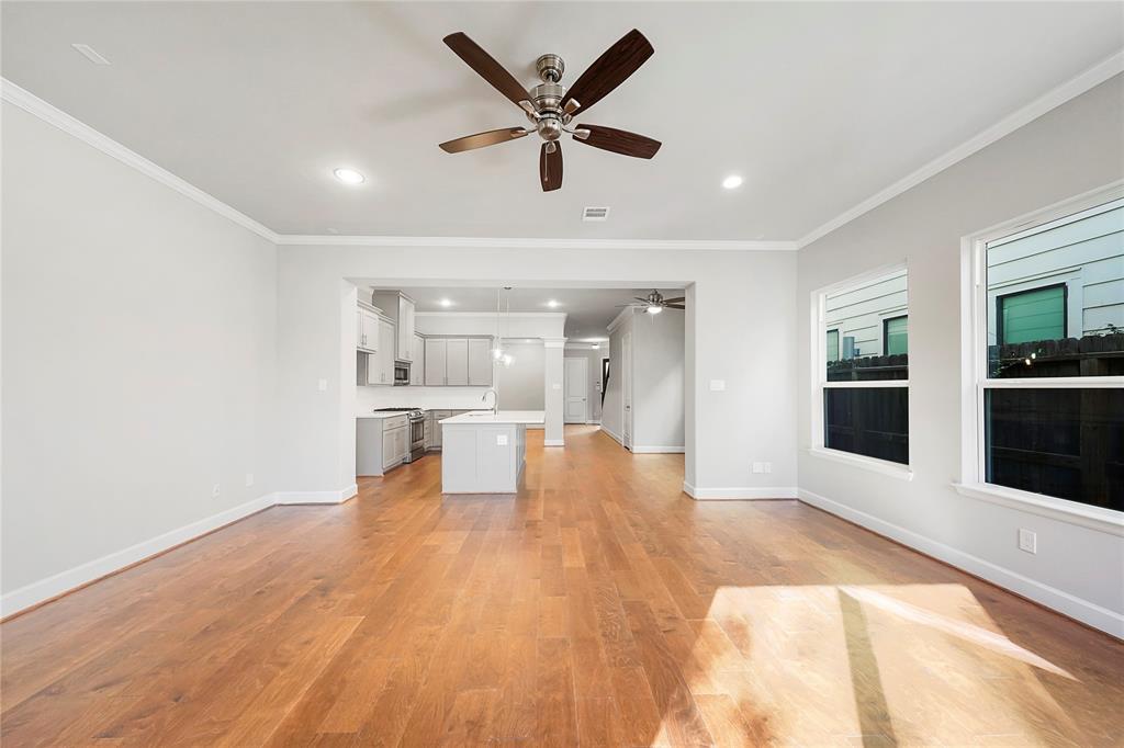 4413 2 Schuler Street, Houston, Texas 77007, 3 Bedrooms Bedrooms, 9 Rooms Rooms,2 BathroomsBathrooms,Single-family,For Sale,Schuler,52234268