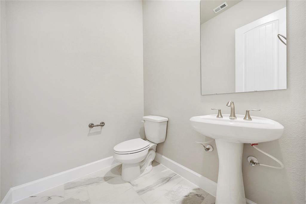 4413 2 Schuler Street, Houston, Texas 77007, 3 Bedrooms Bedrooms, 9 Rooms Rooms,2 BathroomsBathrooms,Single-family,For Sale,Schuler,52234268