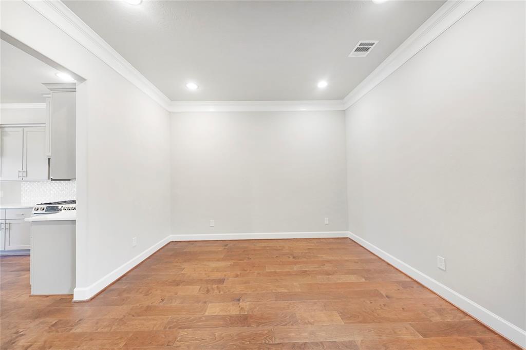 4413 2 Schuler Street, Houston, Texas 77007, 3 Bedrooms Bedrooms, 9 Rooms Rooms,2 BathroomsBathrooms,Single-family,For Sale,Schuler,52234268