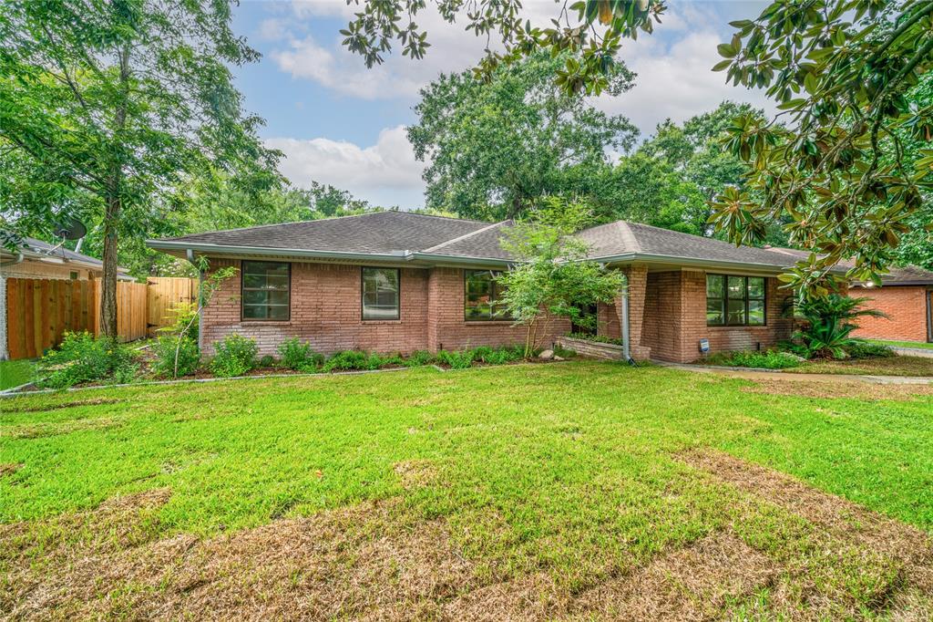 1513 1 Bracher Street, Houston, Texas 77055, 3 Bedrooms Bedrooms, 6 Rooms Rooms,2 BathroomsBathrooms,Single-family,For Sale,Bracher,56355149