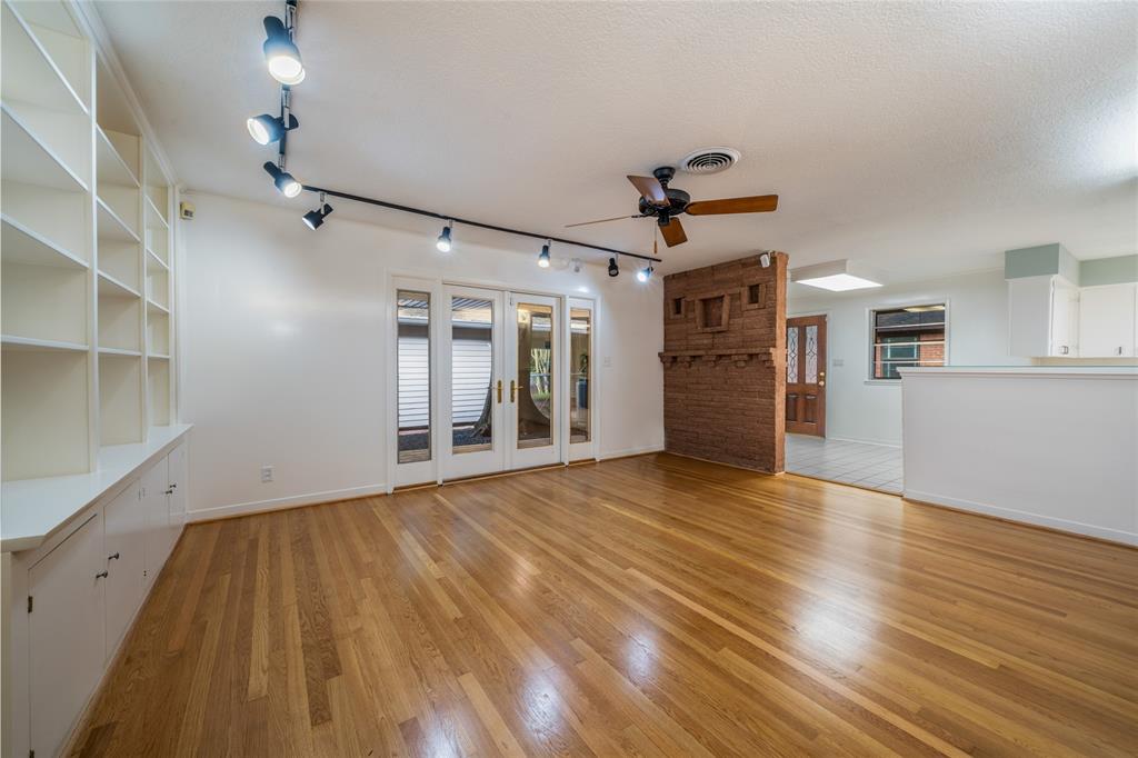 1513 1 Bracher Street, Houston, Texas 77055, 3 Bedrooms Bedrooms, 6 Rooms Rooms,2 BathroomsBathrooms,Single-family,For Sale,Bracher,56355149