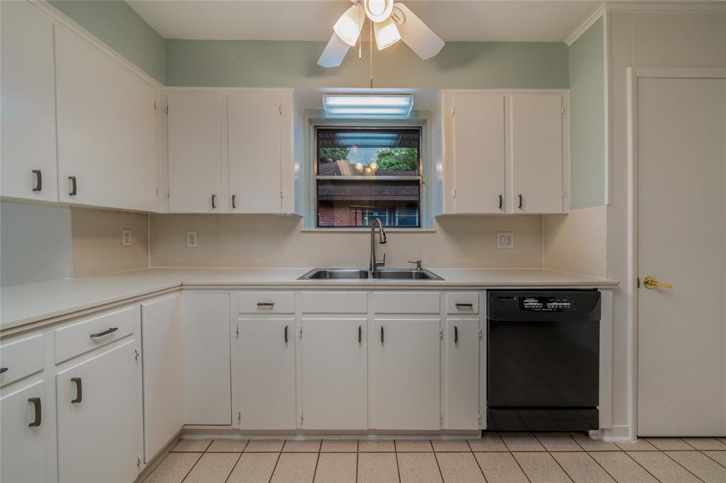 1513 1 Bracher Street, Houston, Texas 77055, 3 Bedrooms Bedrooms, 6 Rooms Rooms,2 BathroomsBathrooms,Single-family,For Sale,Bracher,56355149