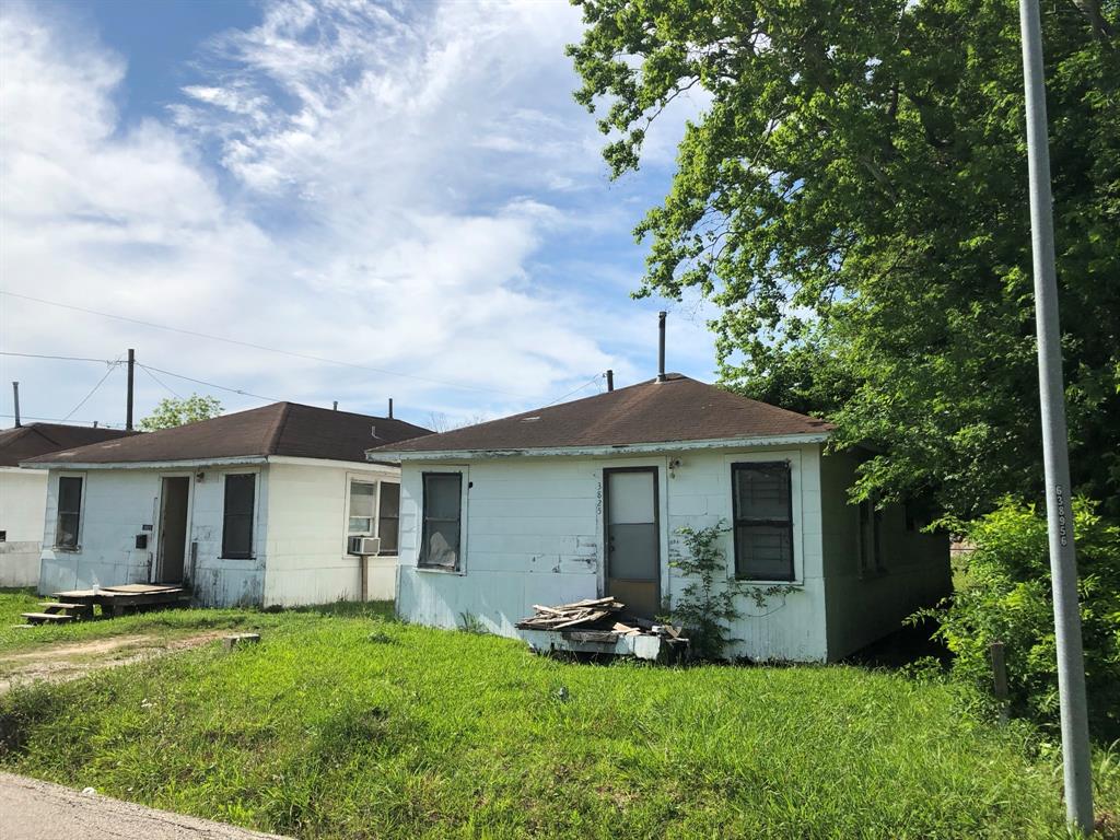 3821 Redbud Street, Houston, TX 77051