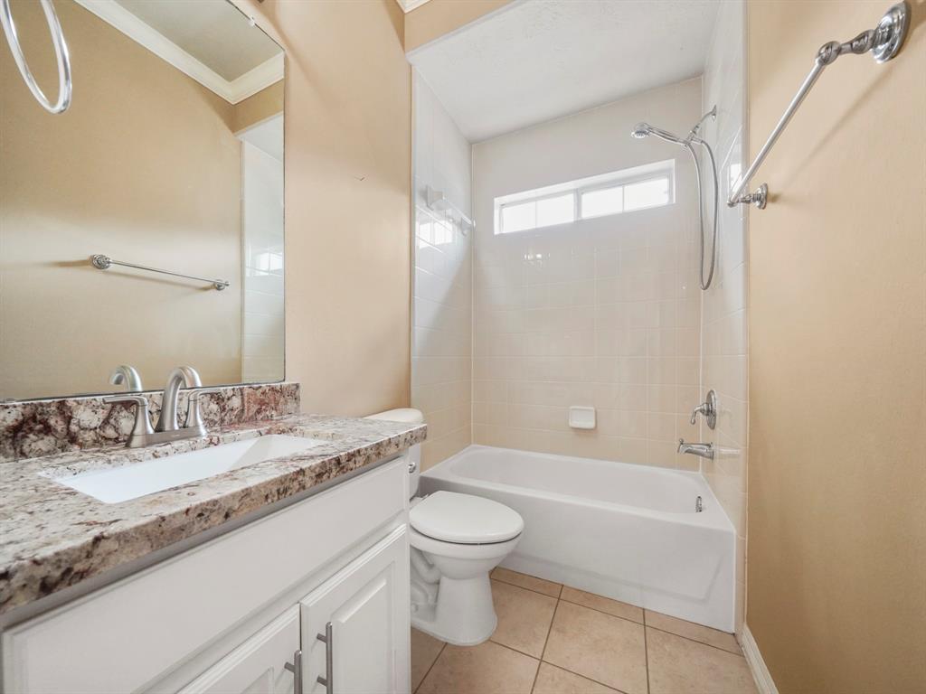 7827 2 Shady Villa Meadow Meadow, Houston, Texas 77055, 3 Bedrooms Bedrooms, 9 Rooms Rooms,2 BathroomsBathrooms,Townhouse/condo,For Sale,Shady Villa Meadow,29079863