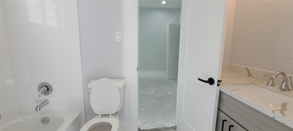 804 2 Woodcrest Drive, Houston, Texas 77018, 3 Bedrooms Bedrooms, 4 Rooms Rooms,2 BathroomsBathrooms,Single-family,For Sale,Woodcrest,57414691