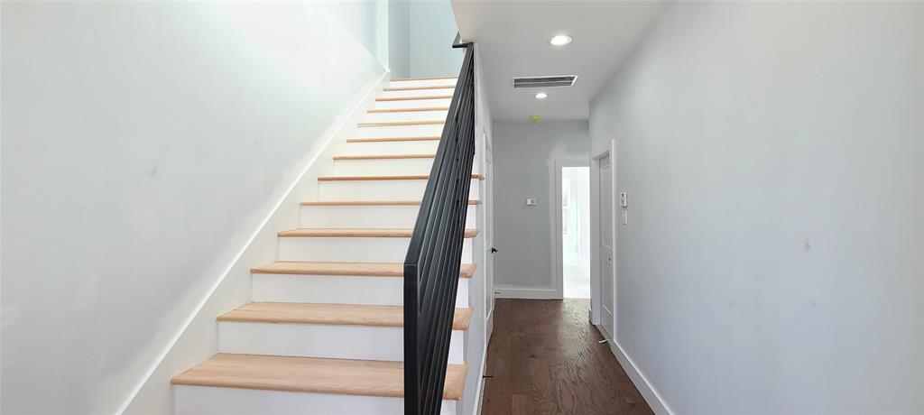 804 2 Woodcrest Drive, Houston, Texas 77018, 3 Bedrooms Bedrooms, 4 Rooms Rooms,2 BathroomsBathrooms,Single-family,For Sale,Woodcrest,57414691