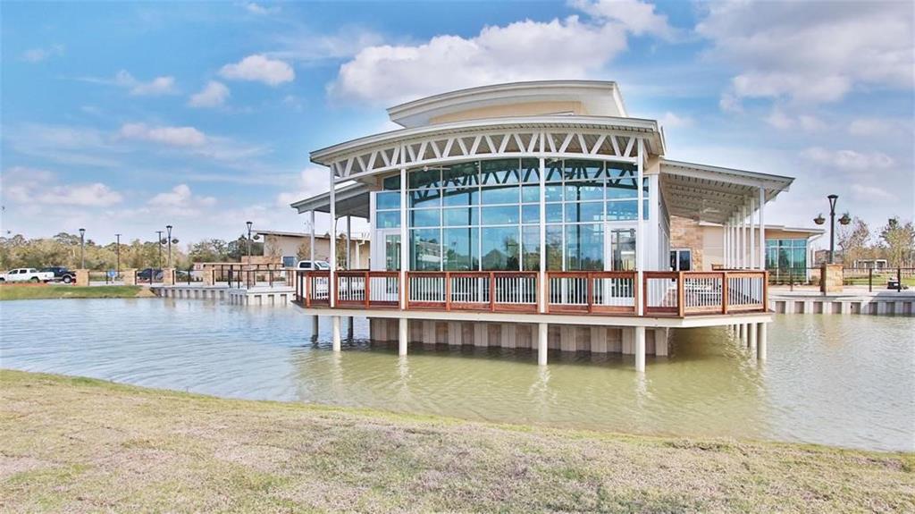 28814 2 Creekside Bend Drive, Fulshear, Texas 77441, 5 Bedrooms Bedrooms, 9 Rooms Rooms,4 BathroomsBathrooms,Single-family,For Sale,Creekside Bend,88022373