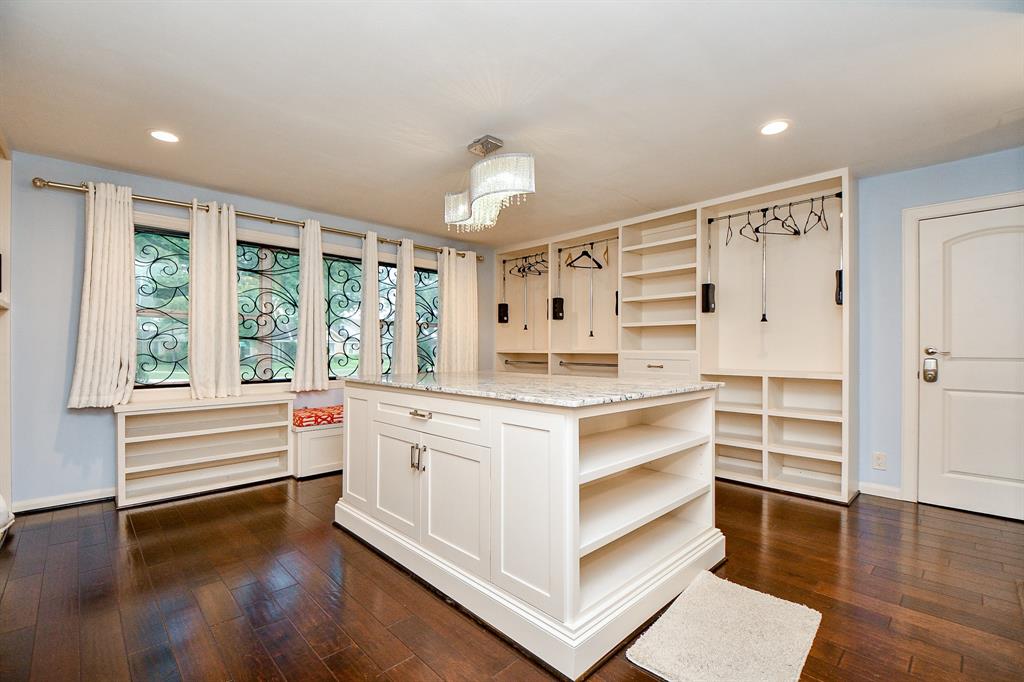 3202 2 Ann Arbor Drive, Houston, Texas 77063, 4 Bedrooms Bedrooms, 10 Rooms Rooms,2 BathroomsBathrooms,Single-family,For Sale,Ann Arbor,67460131