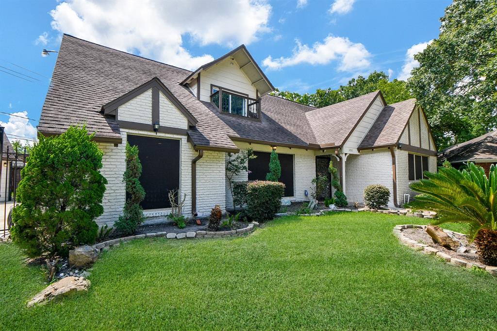 3202 2 Ann Arbor Drive, Houston, Texas 77063, 4 Bedrooms Bedrooms, 10 Rooms Rooms,2 BathroomsBathrooms,Single-family,For Sale,Ann Arbor,67460131