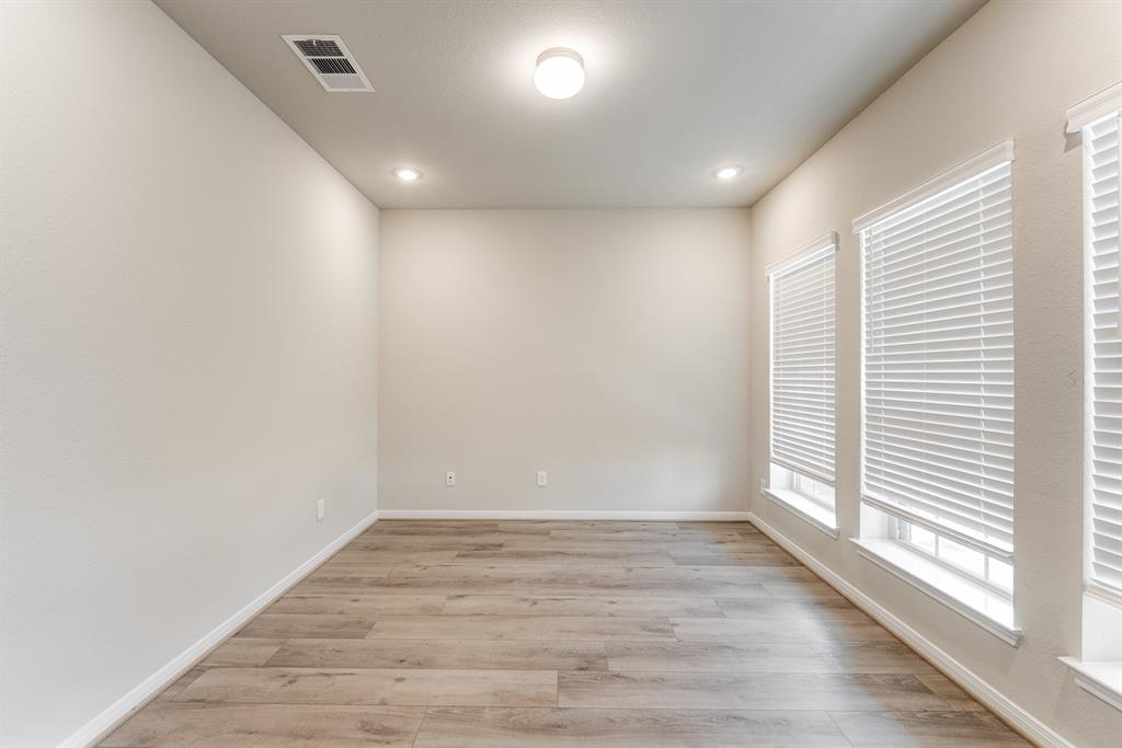 21428 2 Kings Guild Lane, Kingwood, Texas 77339, 4 Bedrooms Bedrooms, 14 Rooms Rooms,2 BathroomsBathrooms,Single-family,For Sale,Kings Guild,64580261