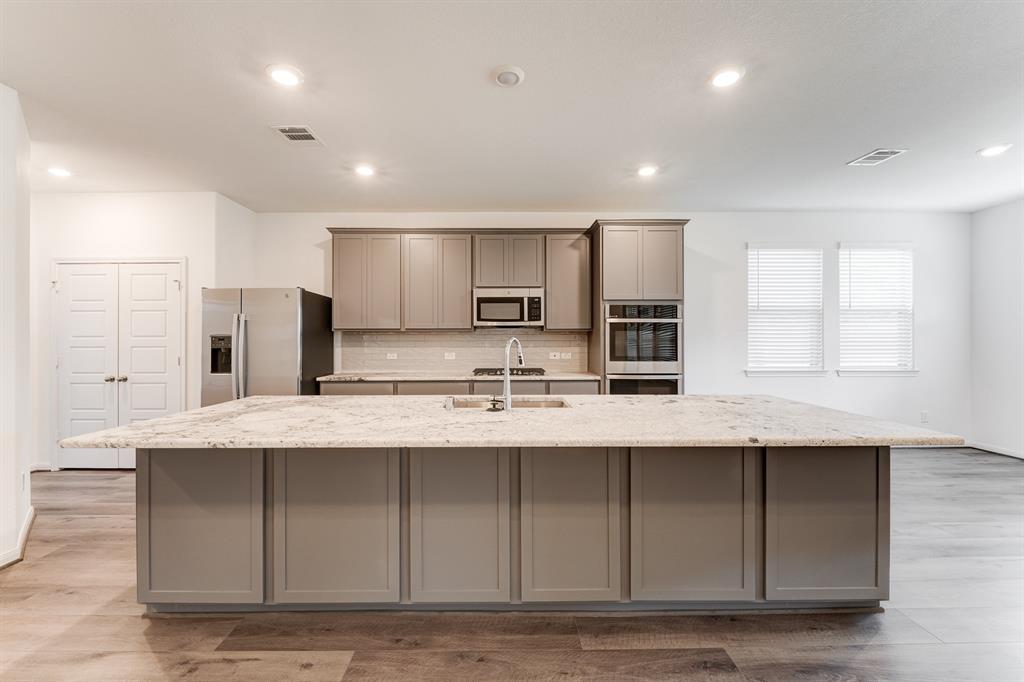 26039 2 North Kings Mill Lane, Kingwood, Texas 77339, 4 Bedrooms Bedrooms, 13 Rooms Rooms,3 BathroomsBathrooms,Single-family,For Sale,North Kings Mill,54241119