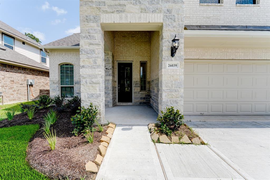 26039 2 North Kings Mill Lane, Kingwood, Texas 77339, 4 Bedrooms Bedrooms, 13 Rooms Rooms,3 BathroomsBathrooms,Single-family,For Sale,North Kings Mill,54241119
