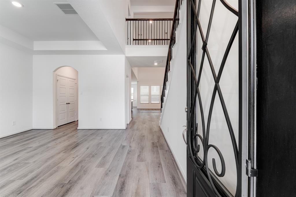 26039 2 North Kings Mill Lane, Kingwood, Texas 77339, 4 Bedrooms Bedrooms, 13 Rooms Rooms,3 BathroomsBathrooms,Single-family,For Sale,North Kings Mill,54241119