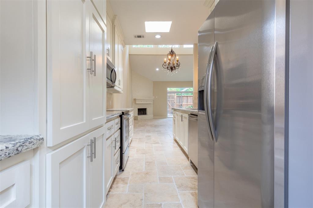 909 1 Bayou River Drive, Houston, Texas 77079, 3 Bedrooms Bedrooms, 5 Rooms Rooms,2 BathroomsBathrooms,Single-family,For Sale,Bayou River,54588122