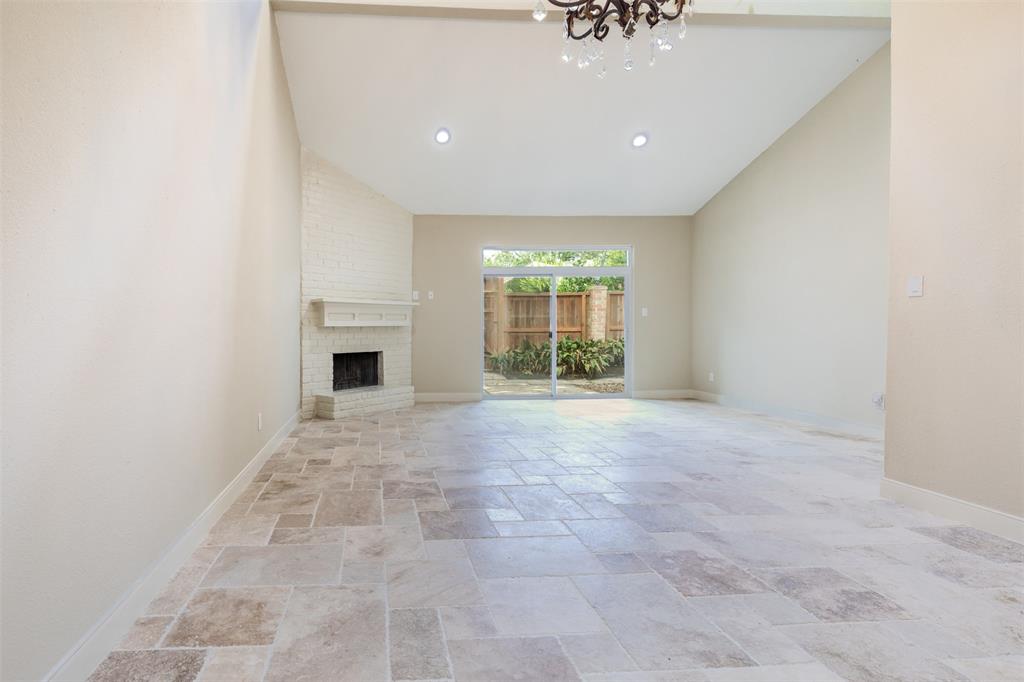 909 1 Bayou River Drive, Houston, Texas 77079, 3 Bedrooms Bedrooms, 5 Rooms Rooms,2 BathroomsBathrooms,Single-family,For Sale,Bayou River,54588122