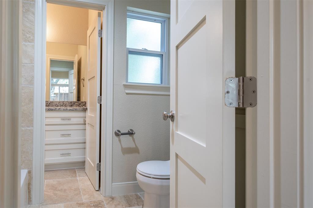 909 1 Bayou River Drive, Houston, Texas 77079, 3 Bedrooms Bedrooms, 5 Rooms Rooms,2 BathroomsBathrooms,Single-family,For Sale,Bayou River,54588122