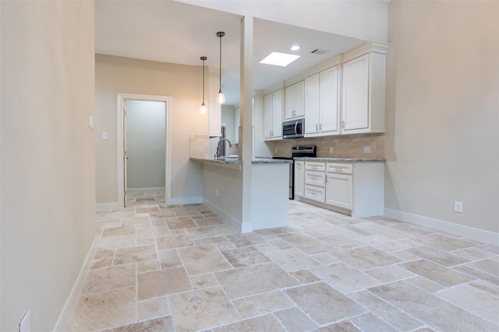 909 1 Bayou River Drive, Houston, Texas 77079, 3 Bedrooms Bedrooms, 5 Rooms Rooms,2 BathroomsBathrooms,Single-family,For Sale,Bayou River,54588122