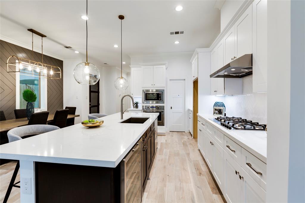 2106 3 HAZARD Street, Houston, Texas 77019, 4 Bedrooms Bedrooms, 14 Rooms Rooms,3 BathroomsBathrooms,Single-family,For Sale,HAZARD,67489092