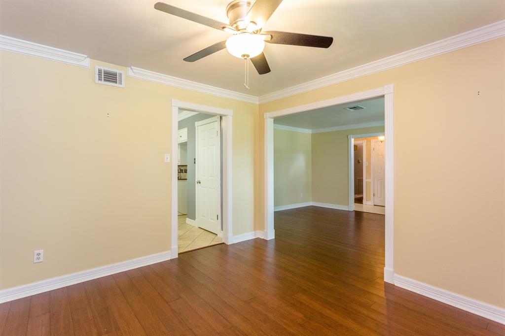 6106 1 Paisley Street, Houston, Texas 77096, 4 Bedrooms Bedrooms, 9 Rooms Rooms,2 BathroomsBathrooms,Single-family,For Sale,Paisley,80126877