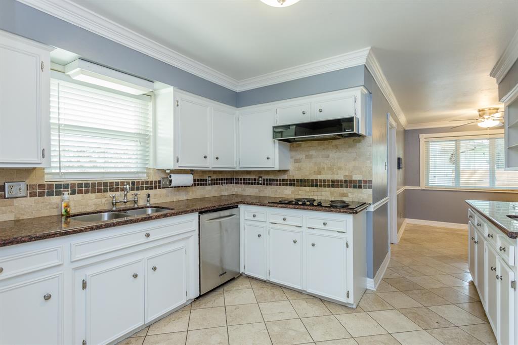 6106 1 Paisley Street, Houston, Texas 77096, 4 Bedrooms Bedrooms, 9 Rooms Rooms,2 BathroomsBathrooms,Single-family,For Sale,Paisley,80126877
