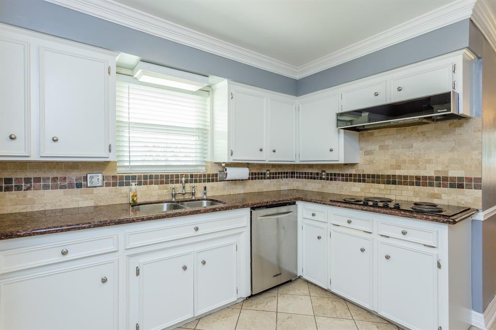 6106 1 Paisley Street, Houston, Texas 77096, 4 Bedrooms Bedrooms, 9 Rooms Rooms,2 BathroomsBathrooms,Single-family,For Sale,Paisley,80126877