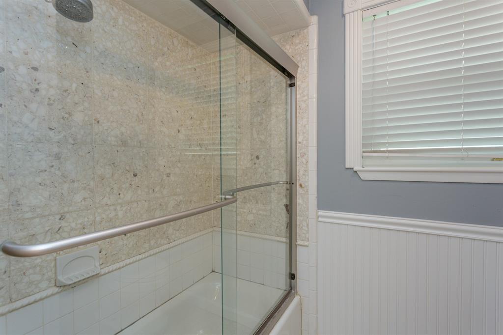 6106 1 Paisley Street, Houston, Texas 77096, 4 Bedrooms Bedrooms, 9 Rooms Rooms,2 BathroomsBathrooms,Single-family,For Sale,Paisley,80126877