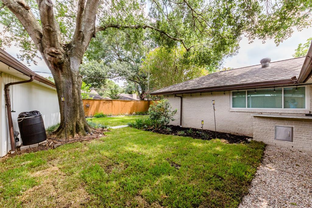 6106 1 Paisley Street, Houston, Texas 77096, 4 Bedrooms Bedrooms, 9 Rooms Rooms,2 BathroomsBathrooms,Single-family,For Sale,Paisley,80126877