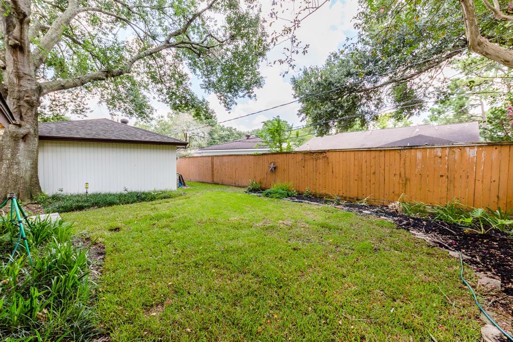 6106 1 Paisley Street, Houston, Texas 77096, 4 Bedrooms Bedrooms, 9 Rooms Rooms,2 BathroomsBathrooms,Single-family,For Sale,Paisley,80126877