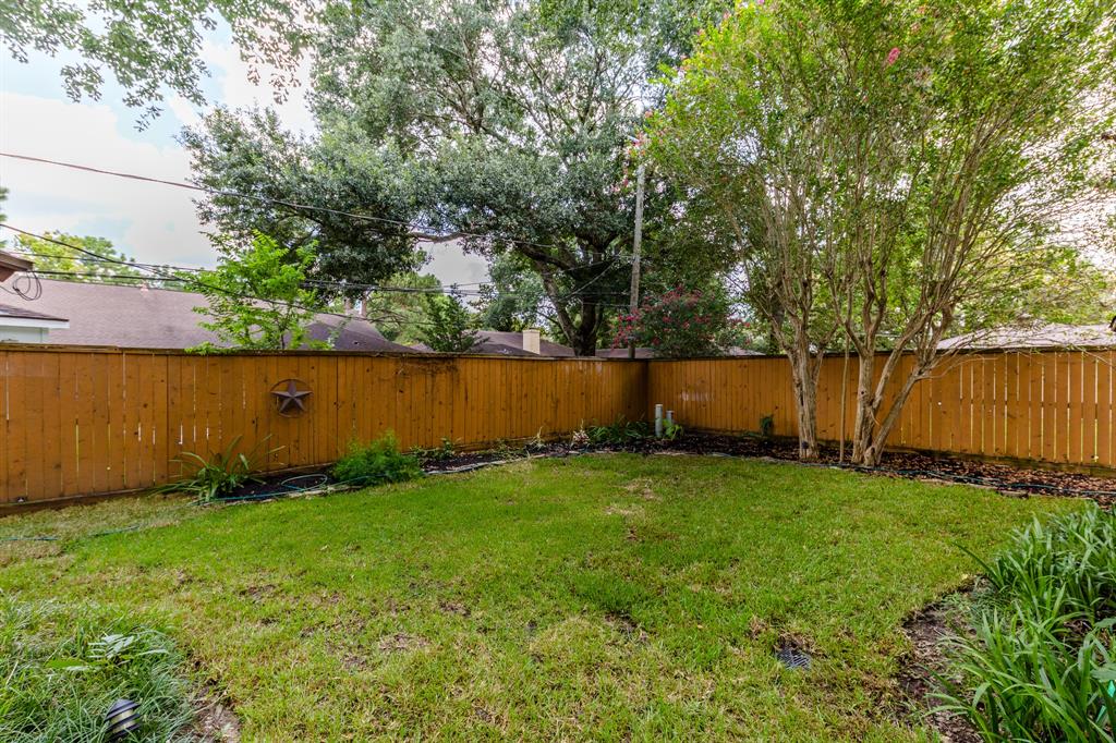 6106 1 Paisley Street, Houston, Texas 77096, 4 Bedrooms Bedrooms, 9 Rooms Rooms,2 BathroomsBathrooms,Single-family,For Sale,Paisley,80126877