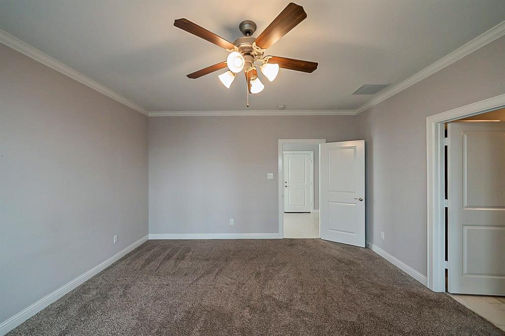 5625 3 Mina Way, Houston, Texas 77081, 3 Bedrooms Bedrooms, 3 Rooms Rooms,3 BathroomsBathrooms,Single-family,For Sale,Mina,72494186