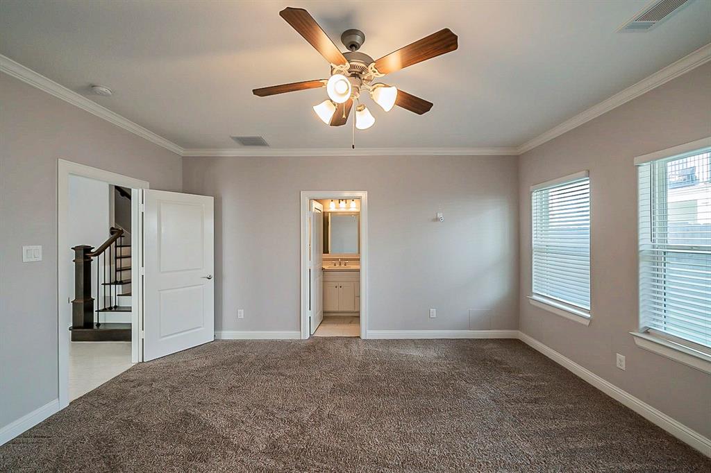 5625 3 Mina Way, Houston, Texas 77081, 3 Bedrooms Bedrooms, 3 Rooms Rooms,3 BathroomsBathrooms,Single-family,For Sale,Mina,72494186