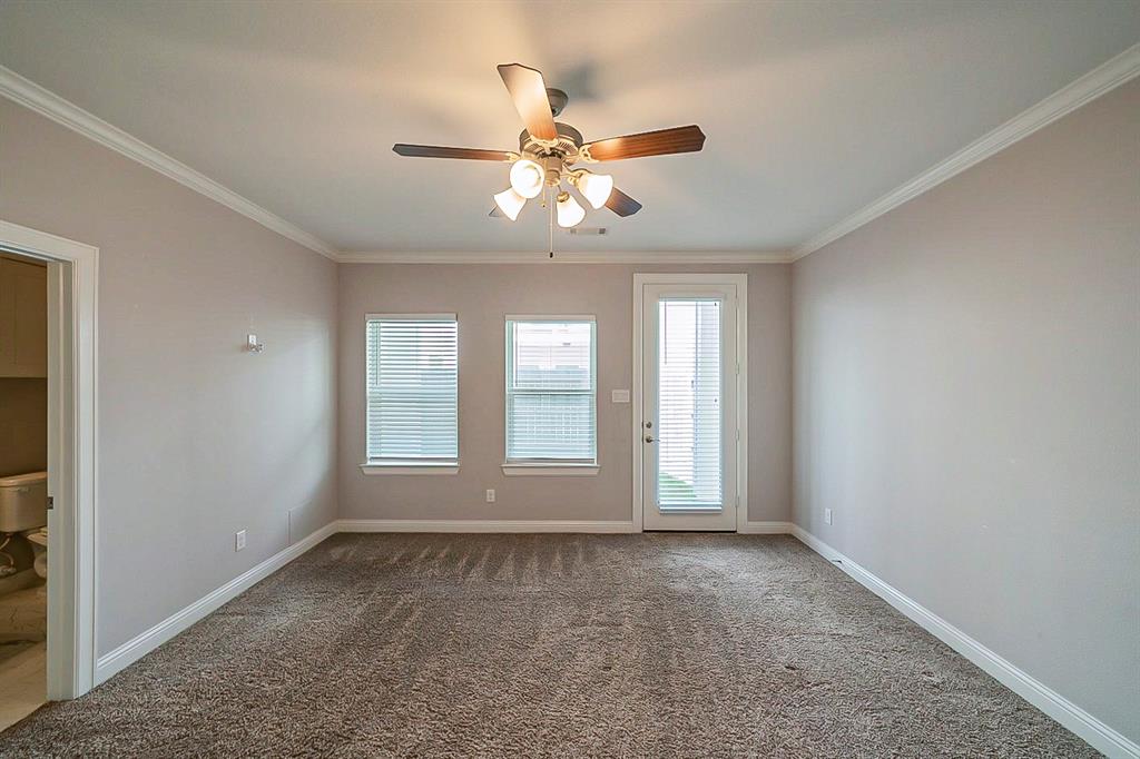 5625 3 Mina Way, Houston, Texas 77081, 3 Bedrooms Bedrooms, 3 Rooms Rooms,3 BathroomsBathrooms,Single-family,For Sale,Mina,72494186